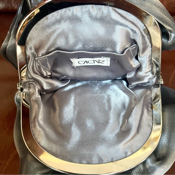 Elegant Silver Rose Shaped Evening Purse & Clutch - Picture 2 of 7